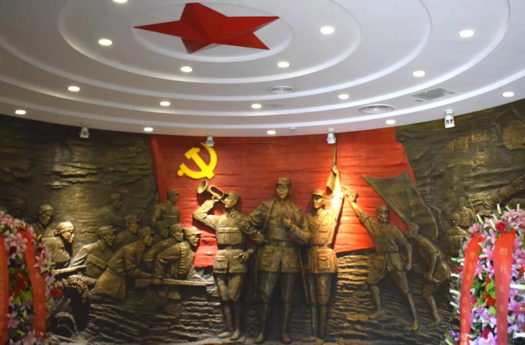 探寻红色印记"实践团参观青岛市革命烈士纪念馆活动顺利进行